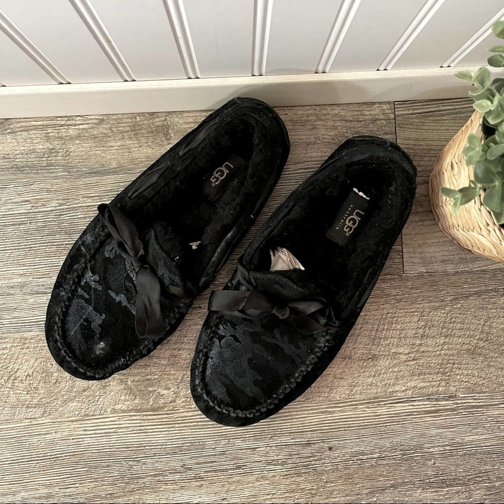 UGG Ansley Bow Slippers Navy Black Camo